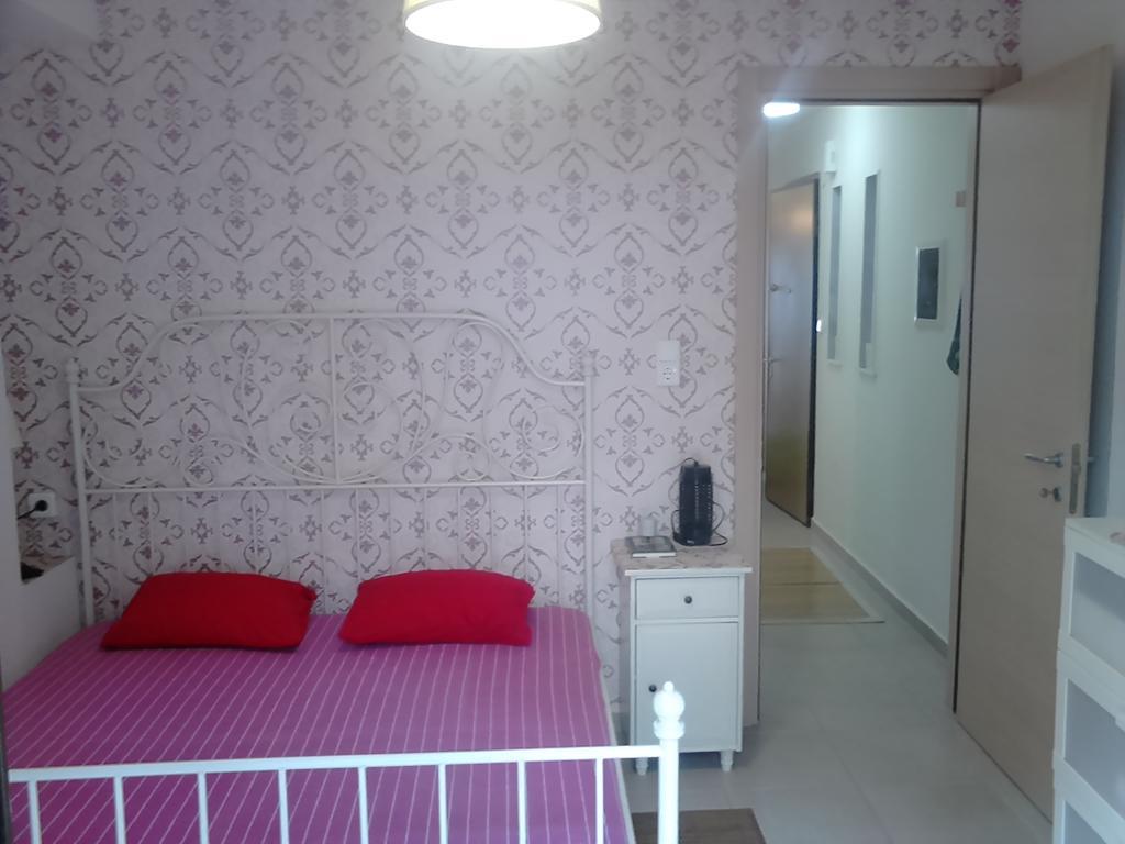 Luxury Apartment By The Beach Néa Péramos Eksteriør bilde